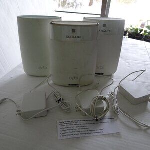 Orbi Netgear RBR50 Router and RBS50 Satellite x 2 Mesh WiFi - with power cords